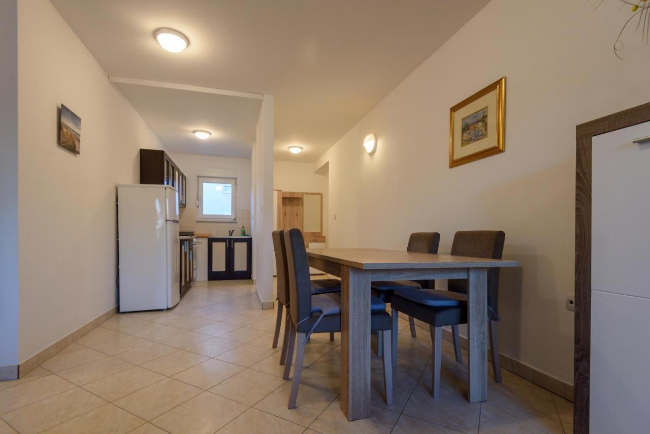Apartment Apartman Karmela